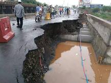 बीडमध्ये बिंदुसरा नदीवरील पूल खचला, वाहतुकीचा खोळंबा