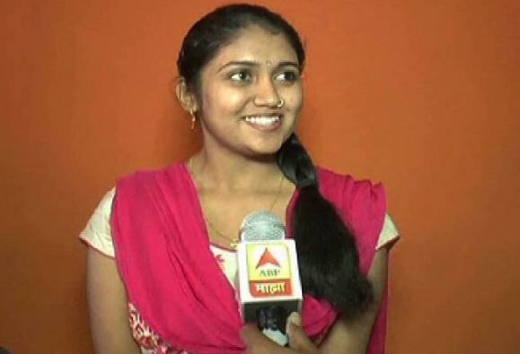 एक दिवसही शाळेत न गेलेल्या आर्चीला दहावीत 66.40 टक्के Sairat Fame Rinku Rajguru Aarchi Ssc Result 10th Result Latest Update एक दिवसही शाळेत न गेलेल्या आर्चीला दहावीत 66.40 टक्के
