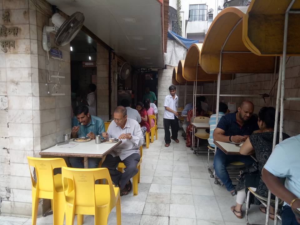 खादाडखाऊ : वाडेश्वर भुवन