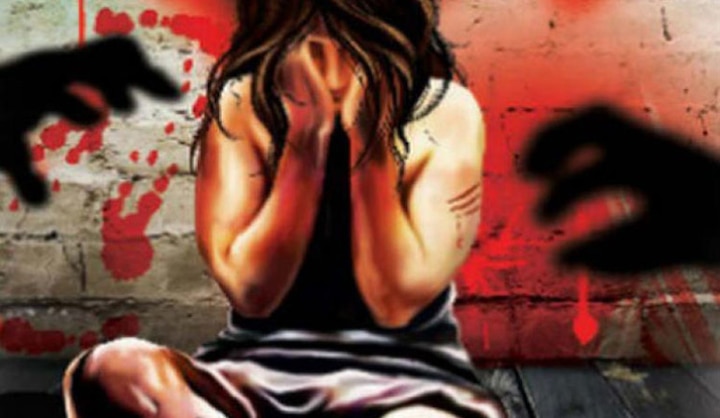 Rape on Tripura's  women passenger in Nagpur  नागपुरात त्रिपुरातील महिला प्रवाशावर बलात्कार