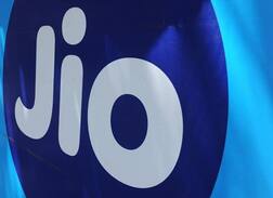 रिलायन्स जिओची नवी ऑफर, 509 रुपयात तब्बल 224GB डेटा!