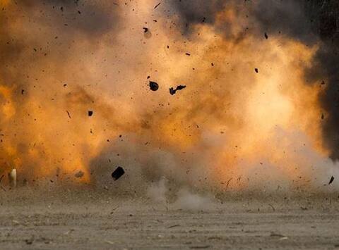 चीनमध्ये केजी शाळेबाहेर स्फोट, 7 जणांचा मृत्यू, 66 जखमी चीनमध्ये केजी शाळेबाहेर स्फोट, 7 जणांचा मृत्यू, 66 जखमी