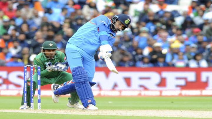 वन डे क्रिकेटमध्ये 300 सामने खेळण्याचा विक्रम युवराजने पूर्ण केला आहे. 300 सामने खेळणारा तो पाचवा भारतीय खेळाडू ठरला आहे.