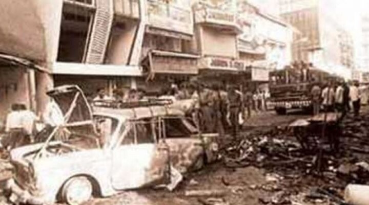 Milind Khandekar Blog On 1993 Mumbai Serial Bomb Blast जेव्हा रस्त्यावर मृतदेह विखरुले होते, आणि माणुसकी जमीनदोस्त झाली होती...