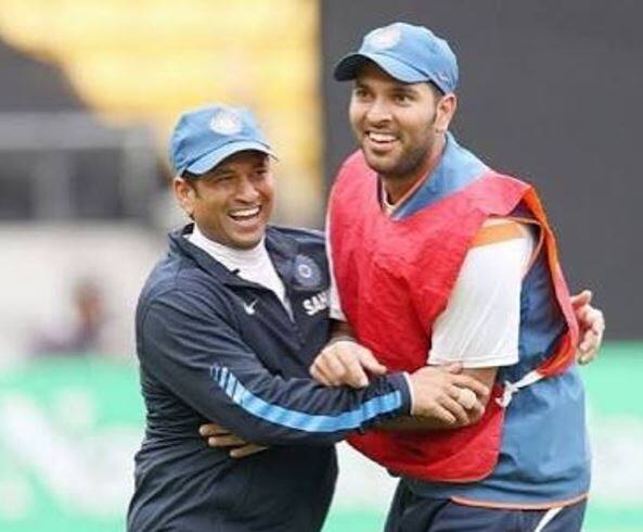 युवराजचे 300 वन डे पूर्ण, सचिनचा भावूक मेसेज Sachin Tendulkar Emotional Message To Yuvraj Singh On Complete His 300th Odi युवराजचे 300 वन डे पूर्ण, सचिनचा भावूक मेसेज