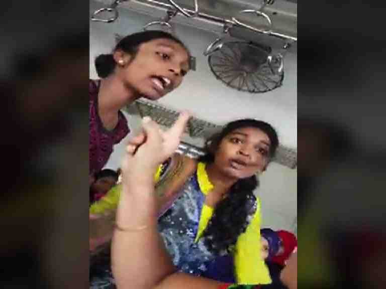 वसई स्थानकावर महिला कर्मचाऱ्याची महिला प्रवाशाला दादागिरी Womens Fight On Vasai Station Over Ticket Issue Latest Updates वसई स्थानकावर महिला कर्मचाऱ्याची महिला प्रवाशाला दादागिरी