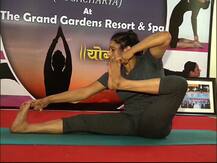 नाशकात शिक्षिकेचा सलग 57 तास 2 मिनिटांचा विश्वविक्रमी योग