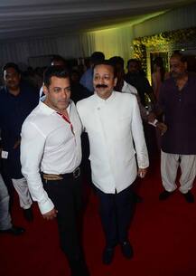 बाबा सिद्दीकींच्या इफ्तार पार्टीला सलमान-शाहरुखची हजेरी