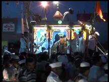 एकादशीच्या पूर्वसंध्येला माऊलींच्या पालखीतील वारकऱ्यांचं पंढरपुरात ठिय्या आंदोलन