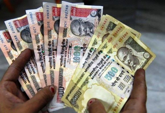 one crore rupees old currency notes Seized from Sangli Islampur सांगलीत चलनातून बाद झालेल्या एक कोटी रुपयांच्या नोटा जप्त, चौघांना अटक