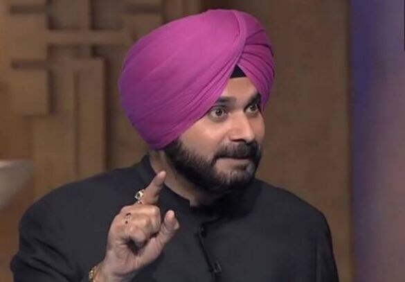 'Who Live In Glass Houses Should Not Throw Stones': Sidhu Slams Kejriwal's Poll Promises 'Who Live In Glass Houses Should Not Throw Stones': Sidhu Slams Kejriwal's Poll Promises