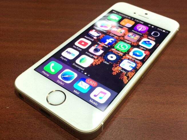 Apple iPhone SE 3 Launch Date in India Leaked With iPhone XR-like Curved design feature iPhone SE 3 Launch Date: लीक हुआ आईफोन एसई 3 का डिजाइन, 5.59 इंच के डिस्प्ले समेत मिल सकते हैं ये फीचर