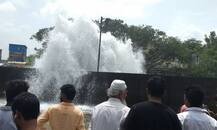 मुंबईत बेहरामपाड्यात पाईपलाईन फुटली, दोन मुलांचा मृत्यू