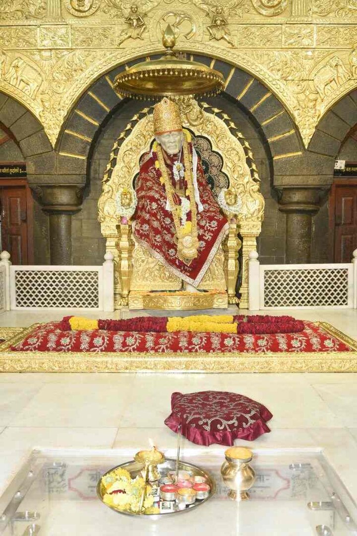 Sai Temple Trust To Take Action On People Practising Fake Paduka And Coins Of Sai Baba ‘साईंच्या खोट्या पादुका घेऊन फिरणाऱ्यांवर कायदेशीर कारवाई करणार’