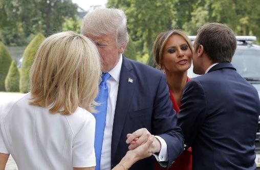 American President Donald Trump Gives Compliment On French Presidents Wife यू आर इन गुड शेप, फ्रान्स अध्यक्षांच्या पत्नीवर डोनाल्ड ट्रम्प यांची स्तुतीसुमने