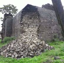 शाहिस्तेखानाला 56 दिवस झुंजवणाऱ्या ‘भुईकोट’ची तटबंदी ढासळली!