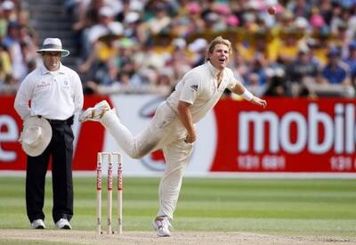 Shane Warne Update: বল অফ দ্য সেঞ্চুরির মালিক শেন ওয়ার্ন। ১৯৯৩-৯৪ মরসুমে অ্যাশেজের প্রথম বলেই আনপ্লেয়েবল বল করেন কিংবদন্তি অজি লেগ স্পিনার।