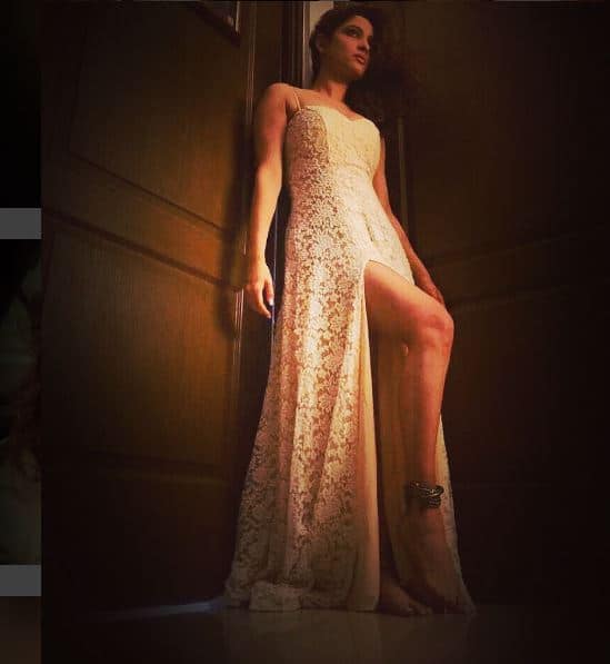 या सिनेमात अंकिता ही झलकारी बाईची भूमिका साकारणार आहे. जी राणी लक्ष्मीबाईच्या लष्करातील एक सैनिक होती. 