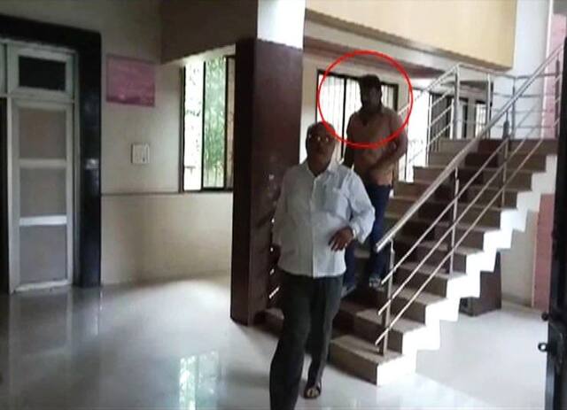 बीडमध्ये आरोपी रमेश कदमांची खास बडदास्त