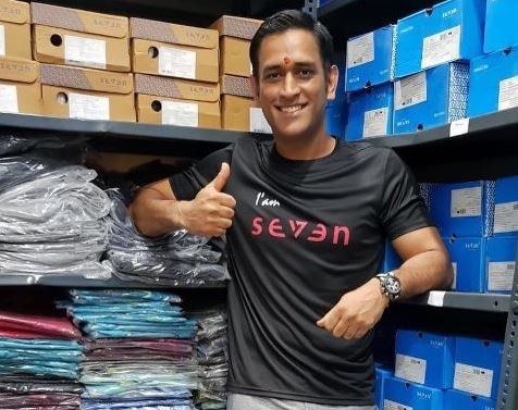 Mahendra Singh Dhoni Launches First Store Of Seven In His Hometown Ranchi धोनीचा नवा उद्योग, रांचीत दुकानाचं उद्घाटन