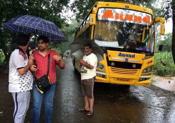 कोल्हापुरात पुरात अडकलेल्या अडीचशे प्रवाशांची सुटका