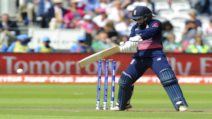 विश्वचषकात सर्वाधित 410 धावा करणारी इंग्लंडची खेळाडू टॅमसिन बेयुमोंटलाही संघात स्थान देण्यात आलं. (फोटो : AP)