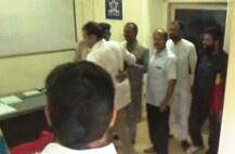 अटक करणाऱ्या पोलिस अधिकाऱ्याची उदयनराजेंसोबत गळाभेट