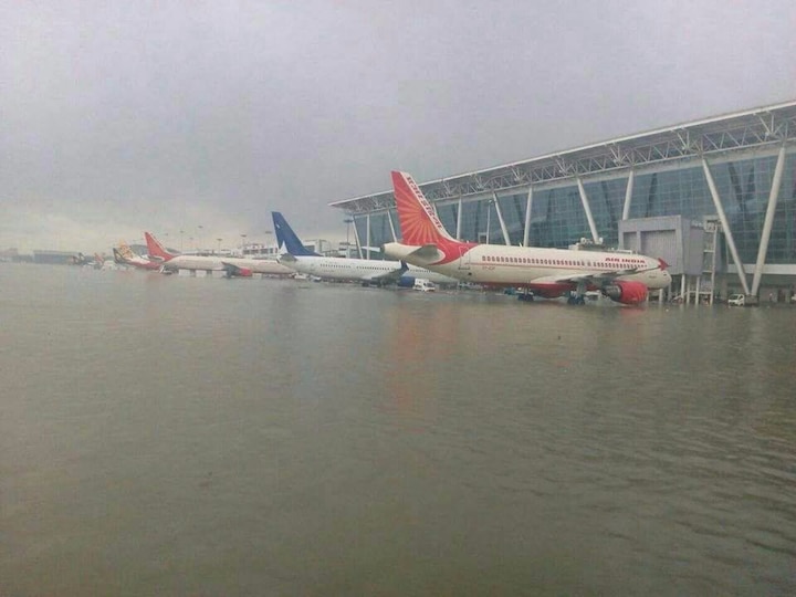 Flood In Ahmedabad After Heavy Rains Latest Updates अहमदाबादमध्ये ‘कोसळधार’, विमानतळावर पाणीच पाणी!
