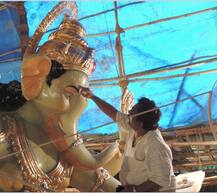 दिवंगत मूर्तीकार विजय खातू यांना कुटुंबीयांकडून अनोखी श्रद्धांजली