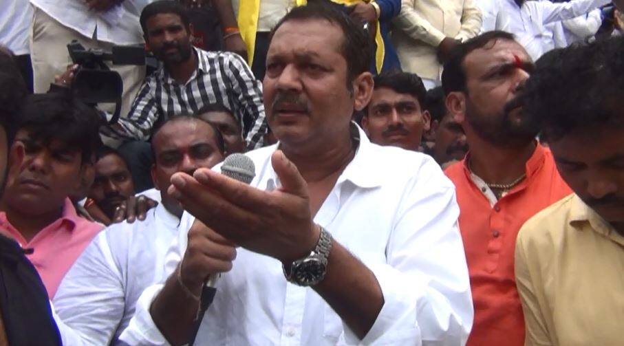 Udayanraje Supports Ramoshi Samaj In Satara Latest Updates तुमच्यासाठी आयुष्य ओवाळून टाकेन, उदयनराजे रामोशी समाजाच्या मोर्चात