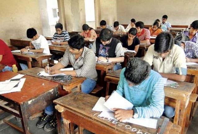 Maharashtra HSC Board Exam 2020 - Over 15 lakh students to appear for exam,  273 squads to keep an eye ऑल द बेस्ट....बारावी परीक्षेला आजपासून सुरुवात!
