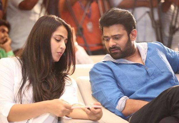 वाढत्या वजनामुळे प्रभासच्या 'साहो'तून अनुष्काचा पत्ता कट