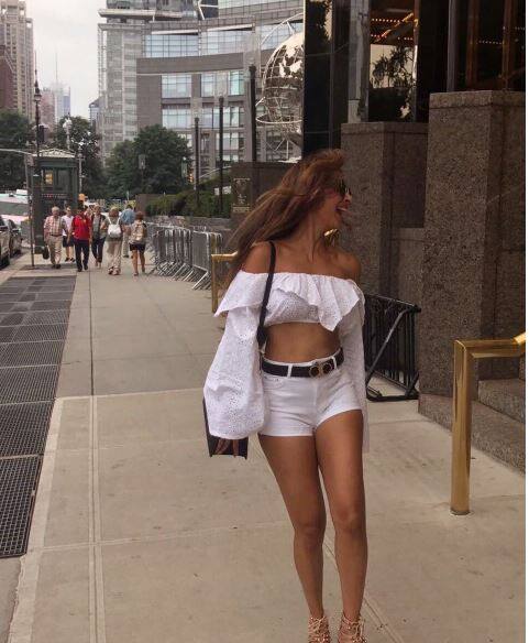 अभिनेत्री मलायका