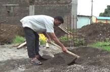 उपेक्षित लेखक! 7 पुस्तकं लिहिणाऱ्या शंकर कवळेंचा पोटासाठी संघर्ष