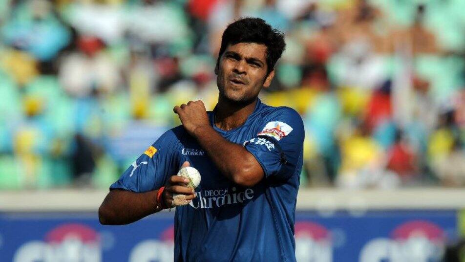 Rp Singh Comes Forward To Help Out Young Cricketer Suffering From Kidney Failure Latest Update 25 वर्षीय क्रिकेटरच्या किडनी निकामी, आरपी सिंहकडून मदतीचा हात