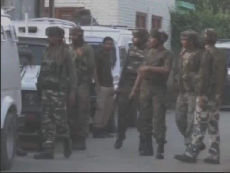 पीओकेमधून घुसखोरीचा प्रयत्न करणाऱ्या 5 दहशतवाद्यांना कंठस्नान End Of 5 Terrorists Trying To Infiltrate Pok पीओकेमधून घुसखोरीचा प्रयत्न करणाऱ्या 5 दहशतवाद्यांना कंठस्नान