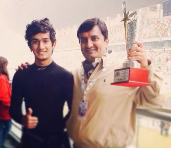 खासदार महाडिकांचा मुलगा सुसाट, इंग्लंडमध्ये फॉर्म्युला थ्री रेस जिंकली!