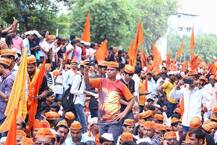 शिस्त, शांतता आणि संयम, मुंबईतील मराठा मोर्चा पाहा फोटोंमधून