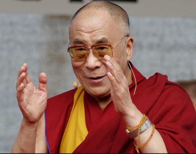 India Has Freedom I Dont Like Where There Is No Freedom Dalai Lama On Doklam Standoff Latest Update स्वातंत्र्य नसलेली जागा रुचत नाही, दलाई लामांचा चीनला टोमणा