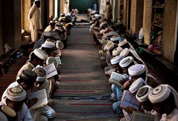 shia waqf-board-chairman-says-shut-all-madrasas-transform-them-into-secular-schools मदरशांमध्ये दहशतवादाचं ट्रेनिंग, शिय्या वक्फ बोर्डच्या अध्यक्षांचं पंतप्रधानांना पत्र