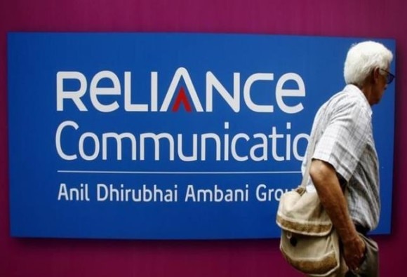 Reliance Communications Introduces Rs 299 Rental Plan With Unlimited Calls Data Latest Update अनलिमिटेड डेटा आणि कॉलिंग, रिलायन्स कम्युनिकेशनचा नवा प्लॅन