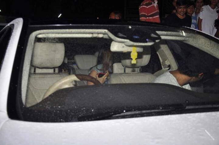 वर्षभरापूर्वीच हृतिक आणि सुझानचा घटस्फोट झाला होता. 