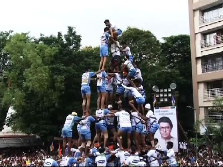 जय जवाननं थरावर थर रचलेही पण काही क्षणातच मनोरे कोसळले. 