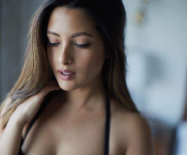 अभिनेत्री रिया सेन