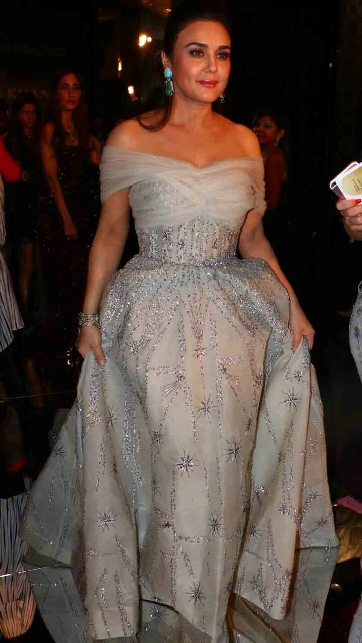 अभिनेत्री प्रीति झिंटाचा रॅम्पवॉक