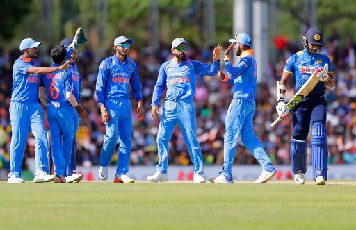 India Vs Srilanka Dambulla First One Day Match Latest Updates श्रीलंकेचा धुव्वा, टीम इंडियाचा दणदणीत विजय