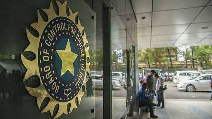 राजस्थान रॉयल्सने नाव बदलण्याची मागणी केली आहे, मात्र त्यामागचं कारण समजू शकलेलं नाही, असं बीसीसीआयच्या एका अधिकाऱ्याने ‘इंडियन एक्स्प्रेस’शी बोलताना सांगितलं.