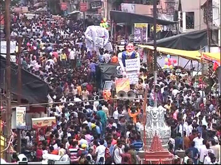 मारबत ही स्वतंत्रता संग्रामाच्या भावनेशी जुडलेली ऐतिहासिक परंपरा आहे. 
