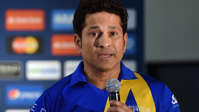 सारा आणि अर्जुन ट्विटरवर नाहीत, सचिनचं स्पष्टीकरण