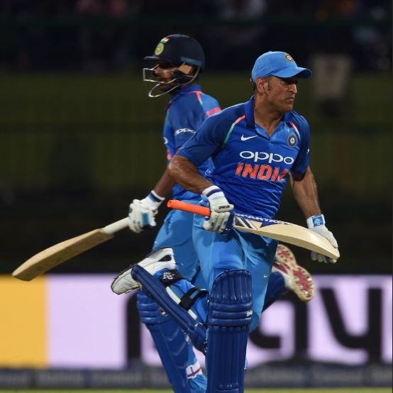 India Vs Sri Lanka Dhoni Bhuvi Fend Off Dananjaya Scare To Take India To A 3 Wicket Win 'विघ्नहर्ता' भुवनेश्वर 53*, संकटमोचक धोनी 45*, भारताचा विजय!